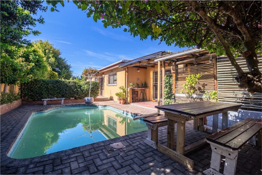 3 Bedroom Property for Sale in Loucharmante Western Cape